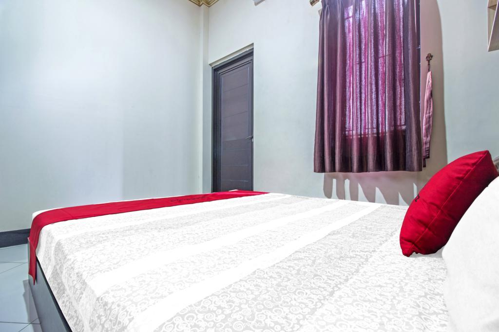 Reddoorz Near Isola Upi Wisma tamu 3*